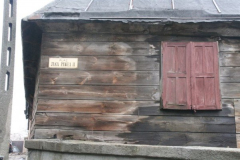 1587